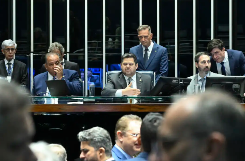  Senado aprova redução da pena de condenados pelo 8/1 