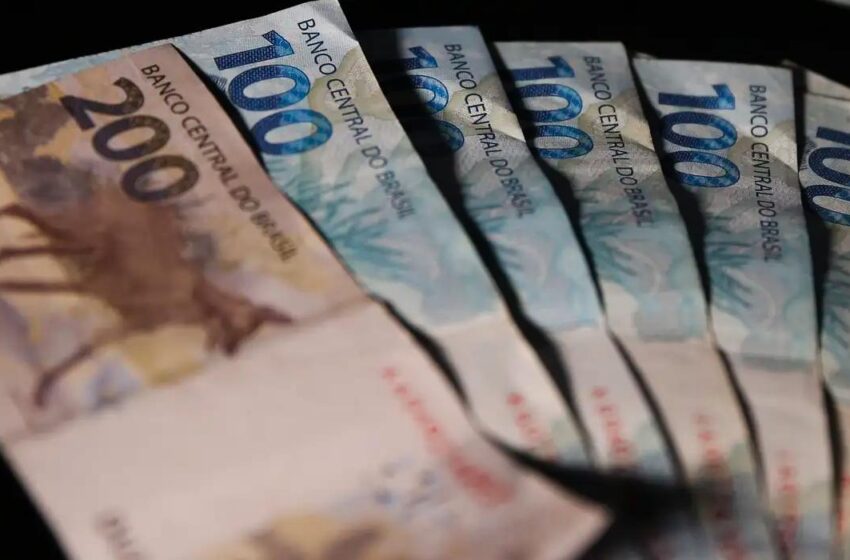  Mercado financeiro reduz previsão de inflação no fechamento de 2025