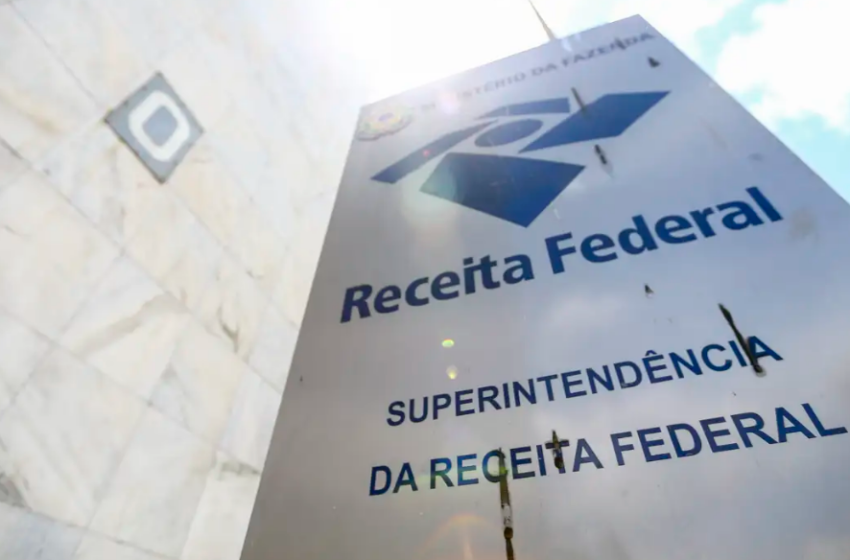  Receita nega aumento de imposto para professores com novo piso