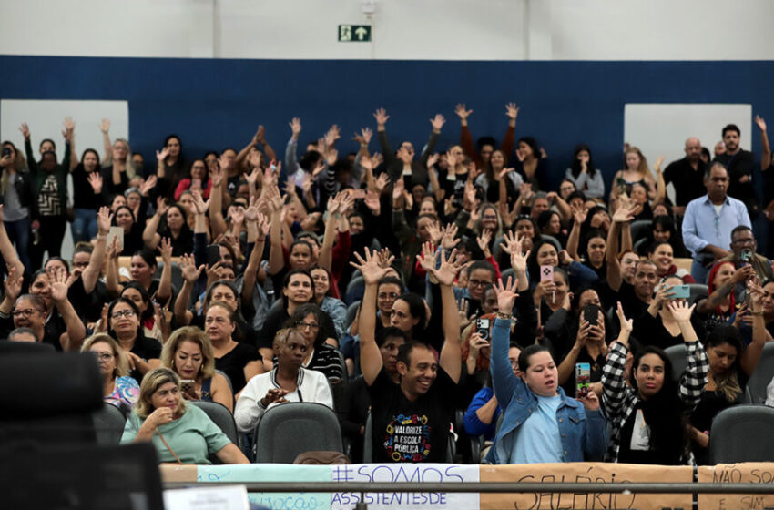  Vereadores garantem apoio a Assistentes Educacionais por reajuste e melhorias